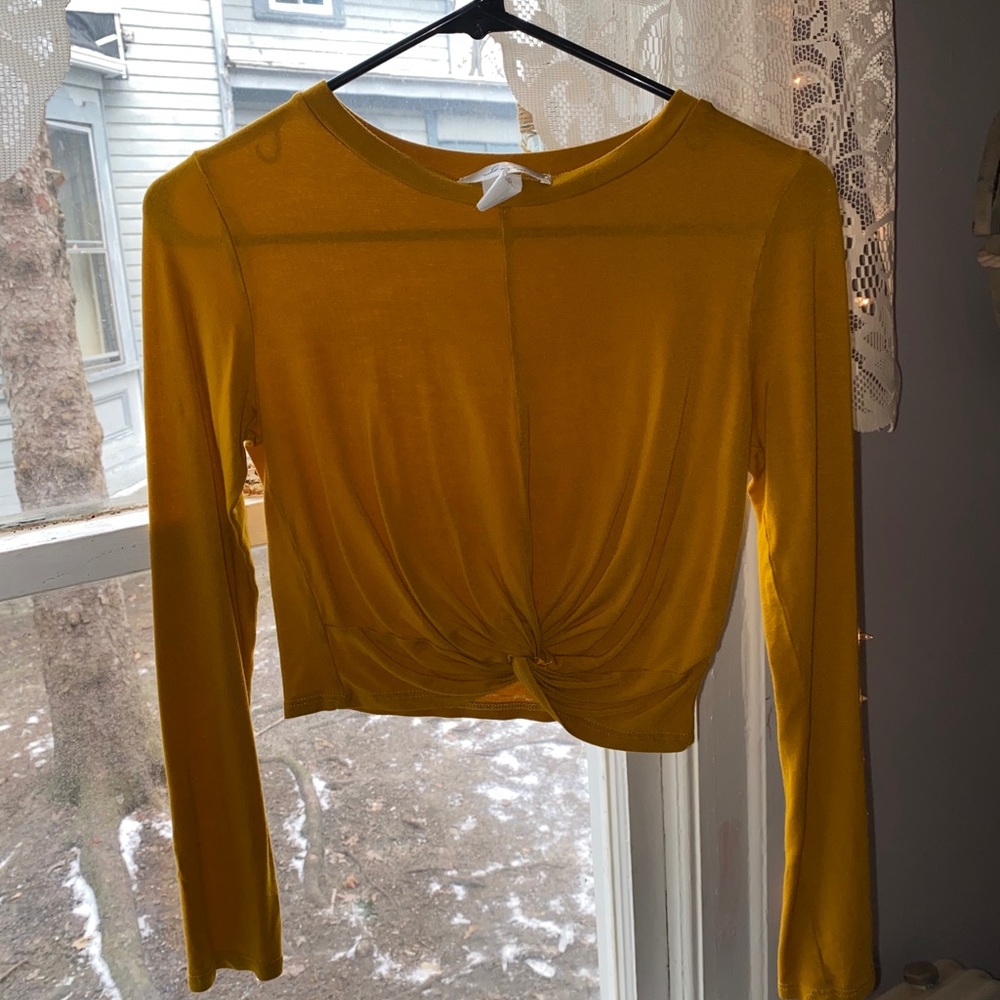 Yellow cropped top long sleeve